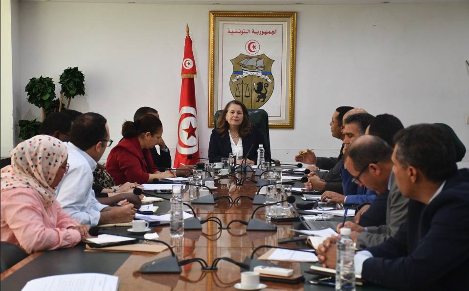 Réactivation du complexe industriel de Mezzouna : réunion de travail au ministère de l’Industrie