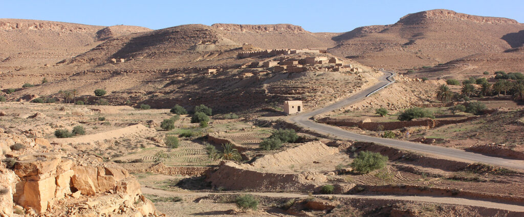 Tunisie – Borj Bourguiba : création d’un pôle oasien avec un financement saoudien de 112 MDT (Fonds saoudien pour le développement – FSD), dans la délégation de Remada (gouvernorat de Tataouine) et potentiellement étendu à d’autres zones oasiennes du sud telles que Kébili, Tozeur et Médenine.